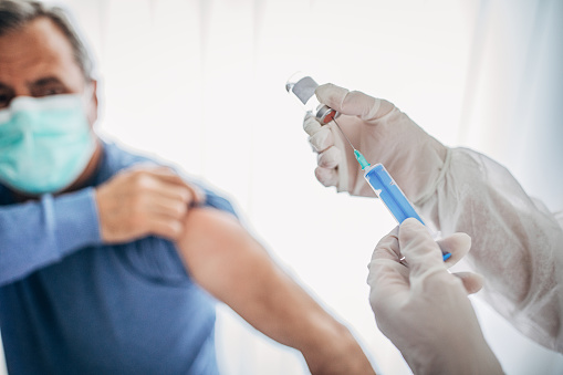Введення другого бустеру вакцини проти COVID-19 дозволили і в Україні